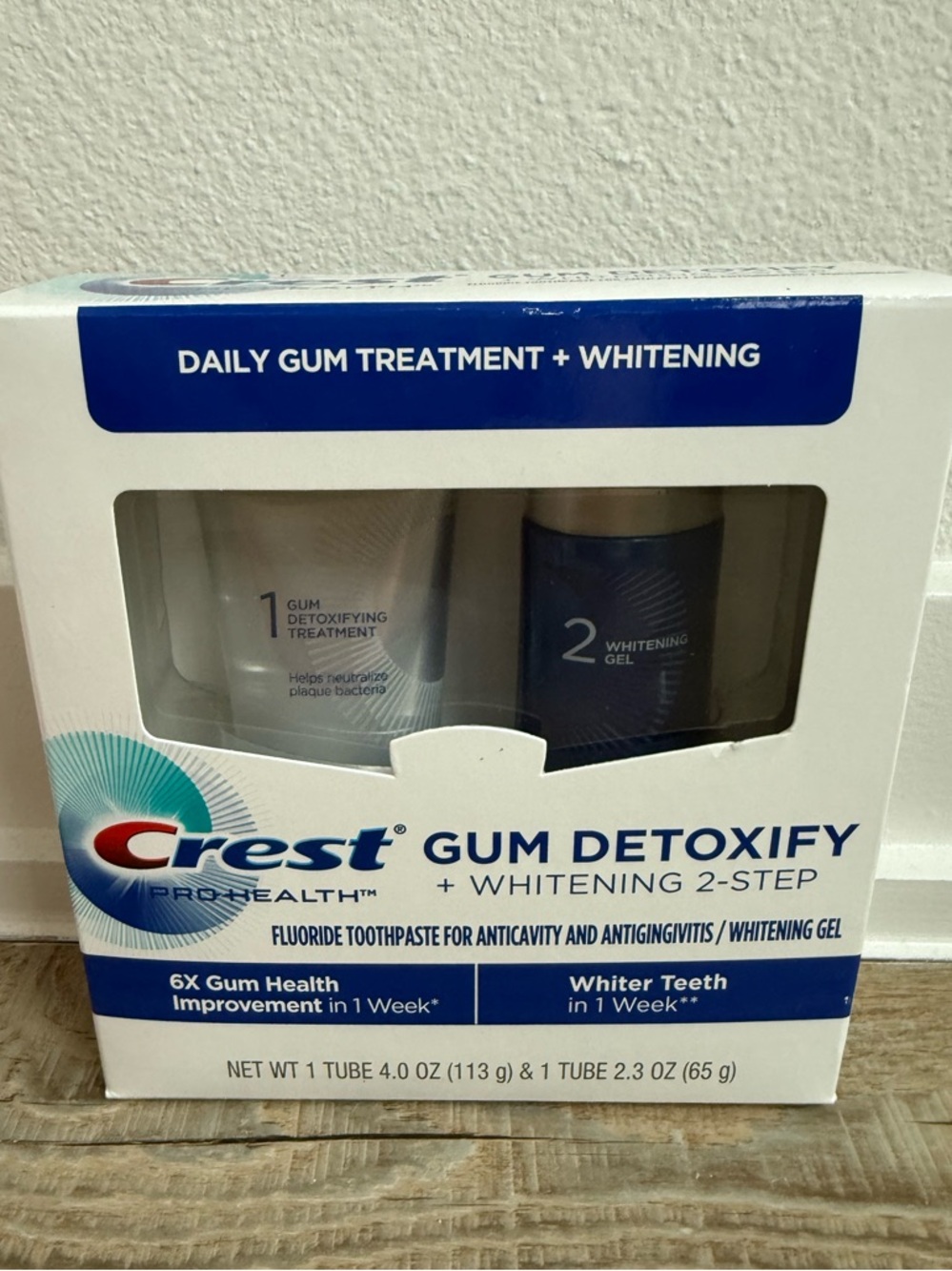 Crest Gum Detoxify + Whitening 2-Step Kit - Blue & White